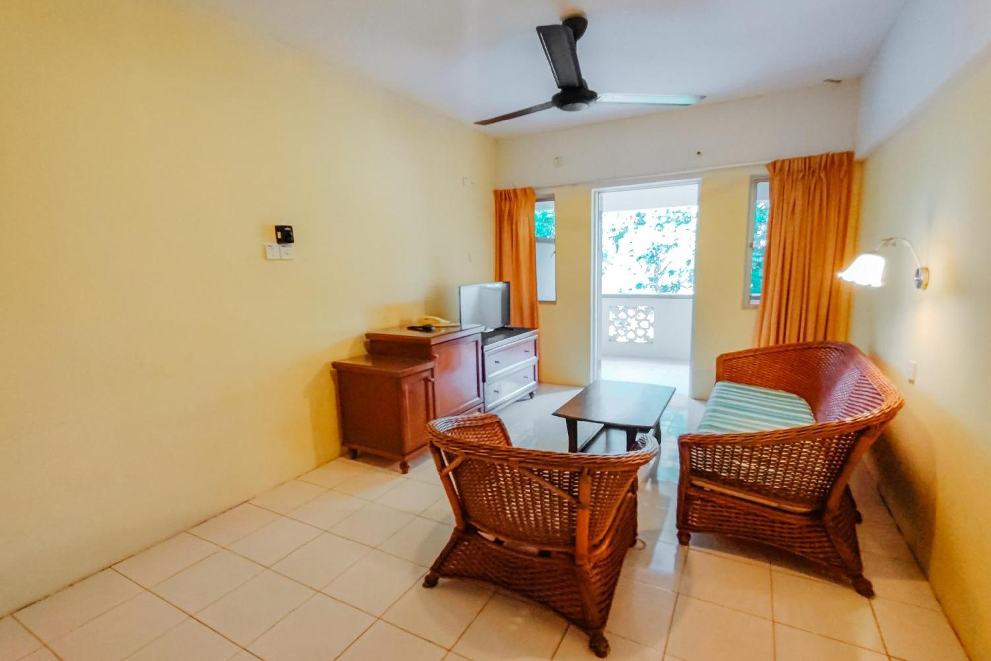 Virgo Batik Resort, Teluk Batik, Lumut Exterior photo